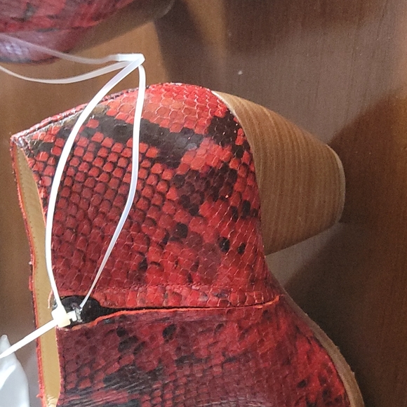 NWT 100% Leather ankle booties women's snakeskin Italy Designer Boots Shoes Red - Picture 6 of 12